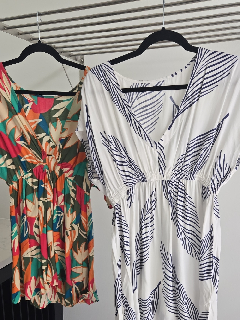 2 Coverups-Women’s Leaf-Print Swim Coverup - White/Navy